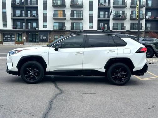 2020 Toyota RAV4 Hybrid SE