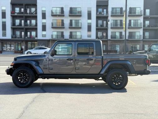 2023 Jeep Gladiator Freedom 4x4 *Ltd Avail*