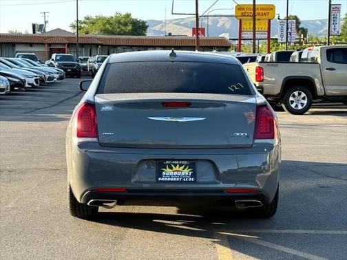 2019 Chrysler 300 S