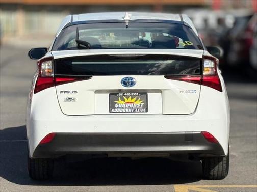 2022 Toyota Prius LE