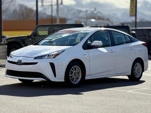 2022 Toyota Prius LE