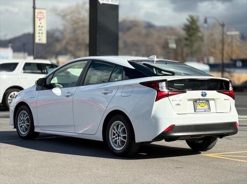 2022 Toyota Prius LE