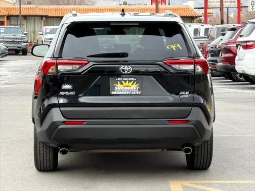 2022 Toyota RAV4 XLE
