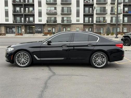 2018 BMW 530 530i xDrive Sedan