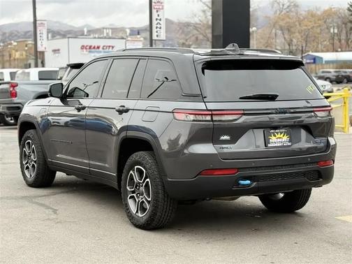2022 Jeep Grand Cherokee 4xe Trailhawk
