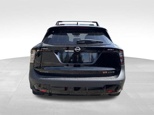 Super Black 2026 Nissan Kicks SR