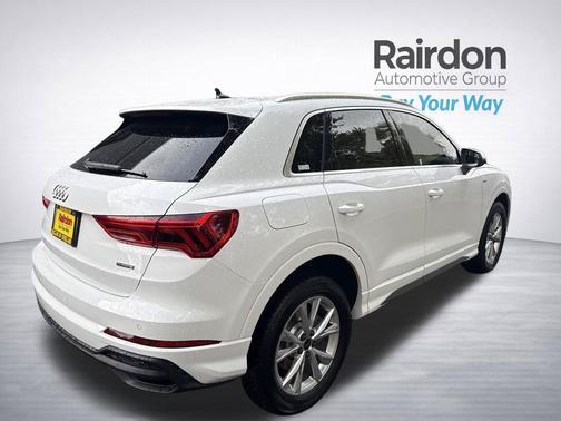 Ibis White 2023 Audi Q3 Premium 45 TFSI S line quattro Tiptronic