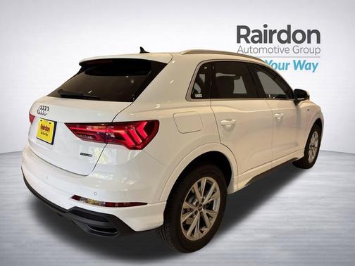 Ibis White 2023 Audi Q3 Premium 45 TFSI S line quattro Tiptronic
