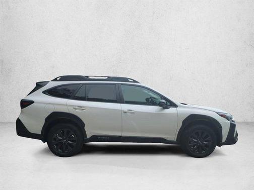 Crystal White Pearl 2025 Subaru Outback Onyx Edition