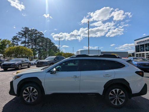 Crystal White Pearl 2025 Subaru Outback Touring XT