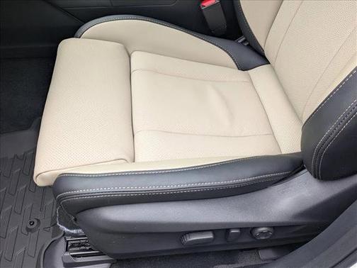 Crystal White Pearl 2025 Subaru Outback Limited