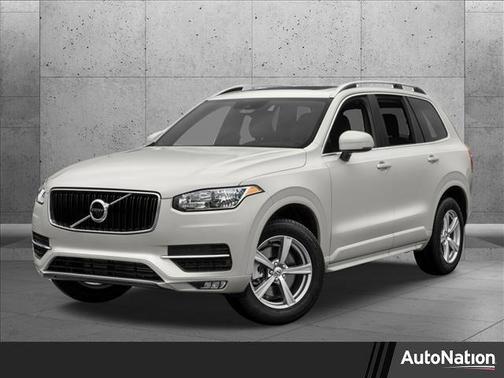 2017 Volvo XC90 T6 Momentum