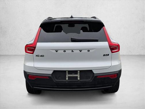 Crystal White 2026 Volvo XC40 Black Edition Ultra, B5 AWD Gas (mild hybrid)