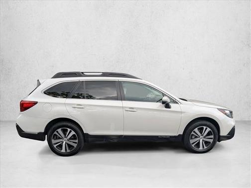 Crystal White Pearl 2019 Subaru Outback 2.5i Limited