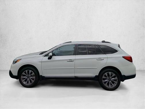 Crystal White Pearl 2017 Subaru Outback 2.5i Touring