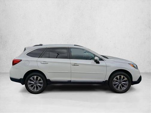Crystal White Pearl 2017 Subaru Outback 2.5i Touring