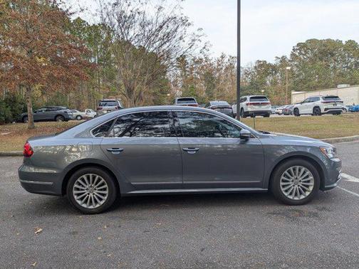 2017 Volkswagen Passat 1.8T SE