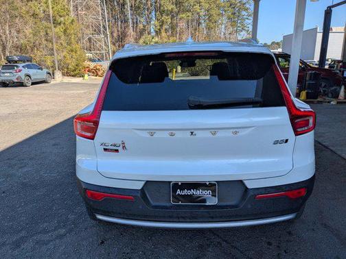 2023 Volvo XC40 B5 Plus Bright Theme