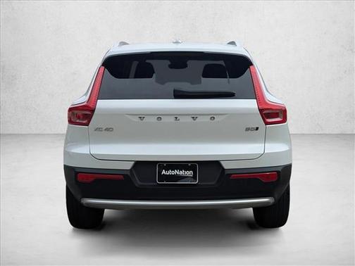 2023 Volvo XC40 B5 Plus Bright Theme