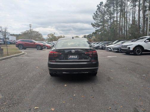 2018 Volkswagen Passat 2.0T R-Line