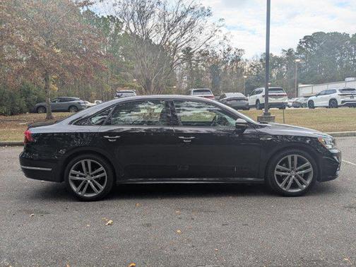 2018 Volkswagen Passat 2.0T R-Line