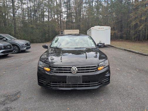 2018 Volkswagen Passat 2.0T R-Line