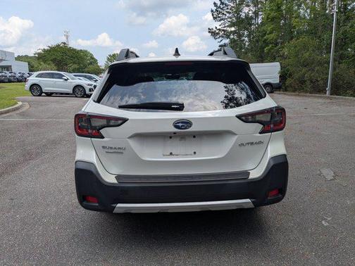 Crystal White Pearl 2024 Subaru Outback Limited