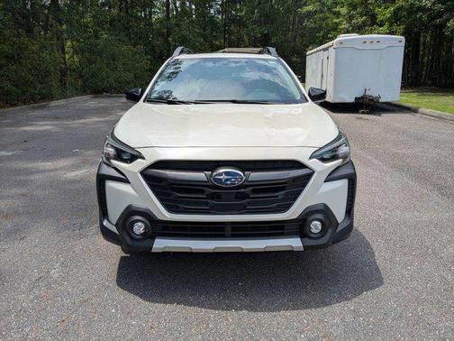 Crystal White Pearl 2024 Subaru Outback Limited