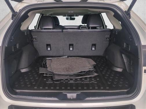 Crystal White Pearl 2024 Subaru Outback Limited