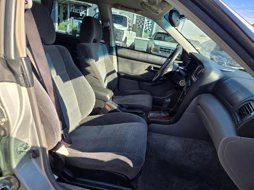 2004 Subaru Outback Base