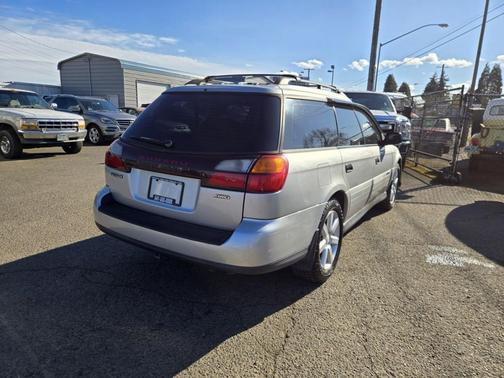 2004 Subaru Outback Base