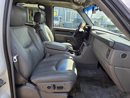 2005 Cadillac Escalade ESV Standard