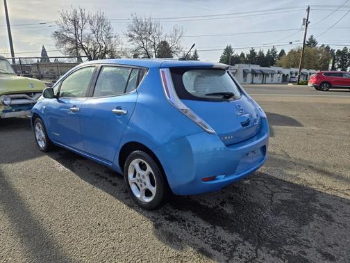 2011 Nissan Leaf SL