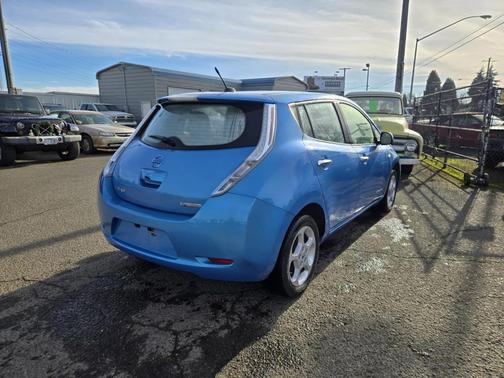 2011 Nissan Leaf SL