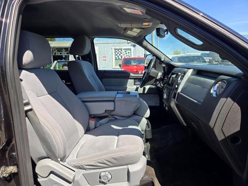 Tuxedo Black Metallic 2014 Ford F-150 STX