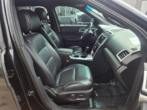 Tuxedo Black Metallic 2014 Ford Explorer Sport