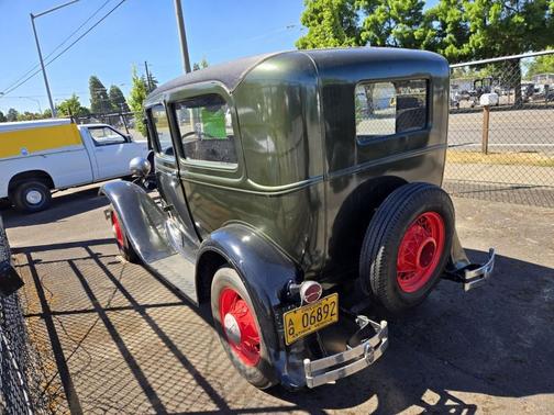 Green 1930 Ford Model A Base