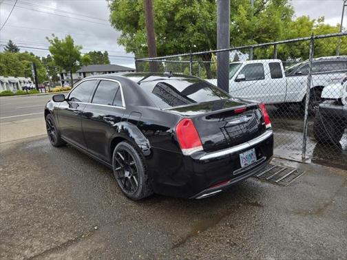2017 Chrysler 300 Limited