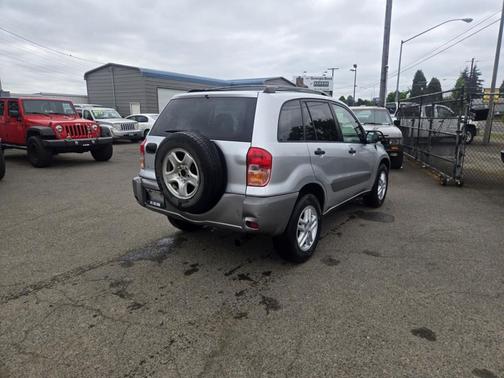Silver 2002 Toyota RAV4 Base