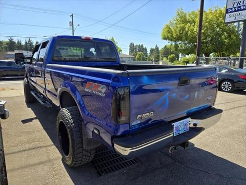 2003 Ford F-250 XLT Crew Cab