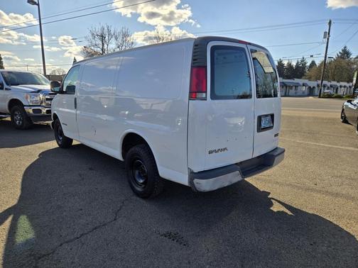2002 GMC Savana 2500 Base