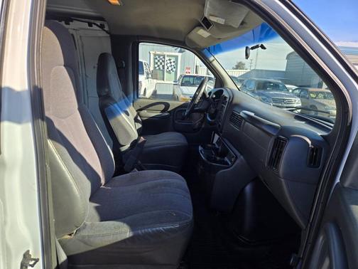 2002 GMC Savana 2500 Base