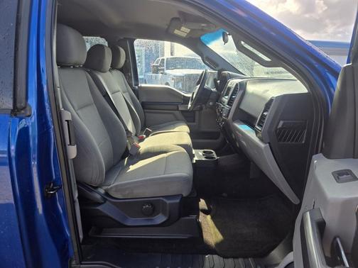 Blue 2017 Ford F-150 XLT