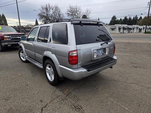 2001 INFINITI QX4 Luxury