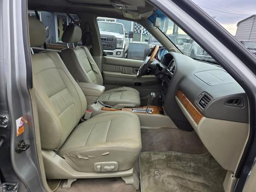 2001 INFINITI QX4 Luxury