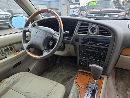 2001 INFINITI QX4 Luxury