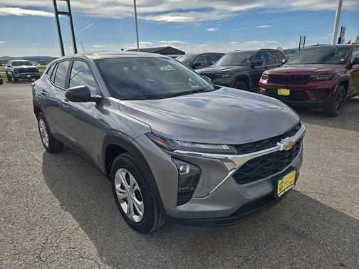 2025 Chevrolet Trax LS