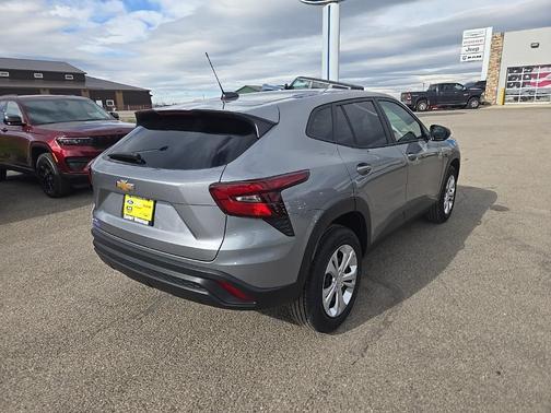 2025 Chevrolet Trax LS