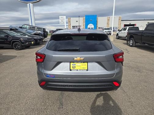 2025 Chevrolet Trax LS