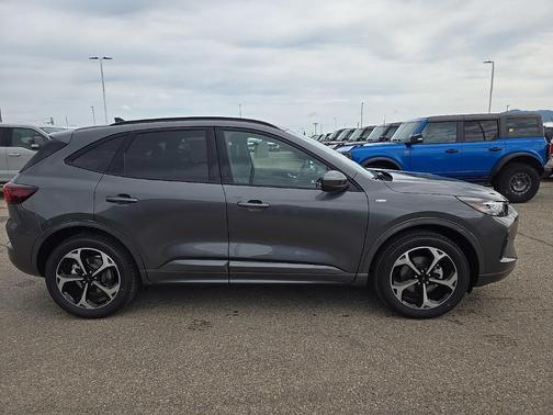 2025 Ford Escape ST-Line Elite
